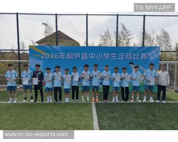 杭州足球培训机构助力青少年成长提升足球技能与团队合作精神